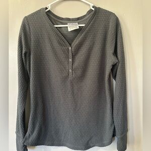 Sierra grey long sleeve shirt women’s size medium